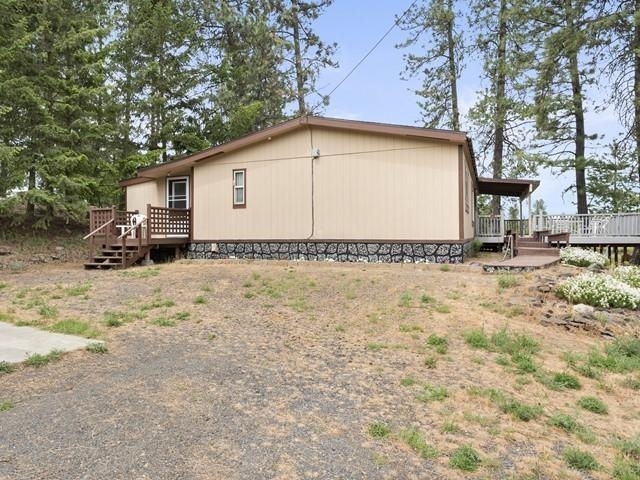 Property Photo:  1511 E Lake St  WA 99022-9530 