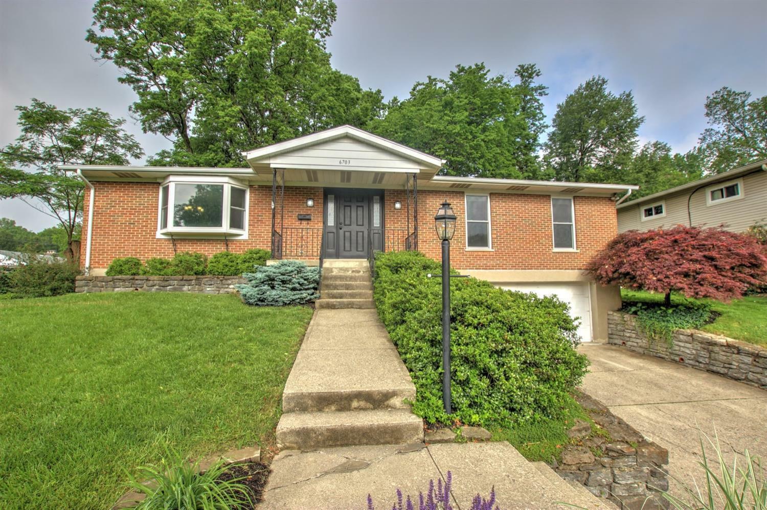 Property Photo: 6703 Devonwood Dr OH 45224