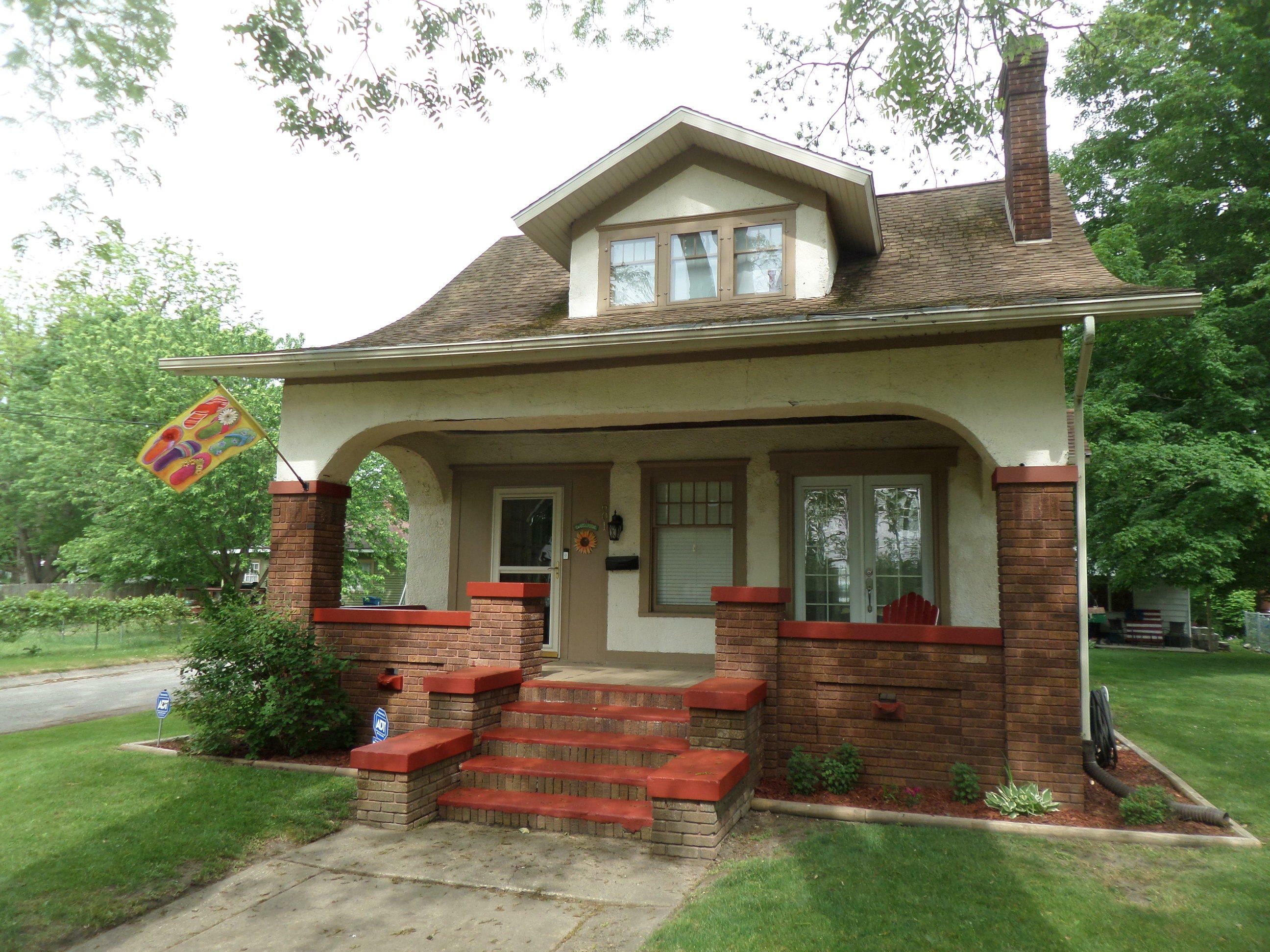 Property Photo:  601 Days Avenue  MI 49107 