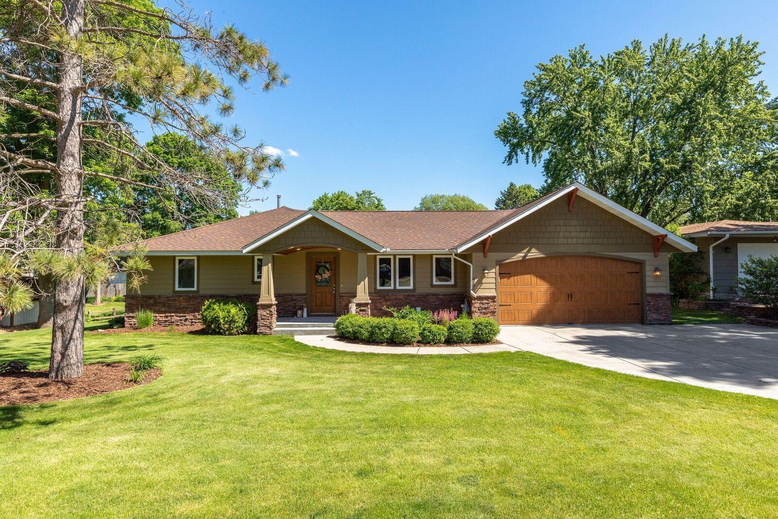 Property Photo:  4170 Colorado Street SE  MN 55372