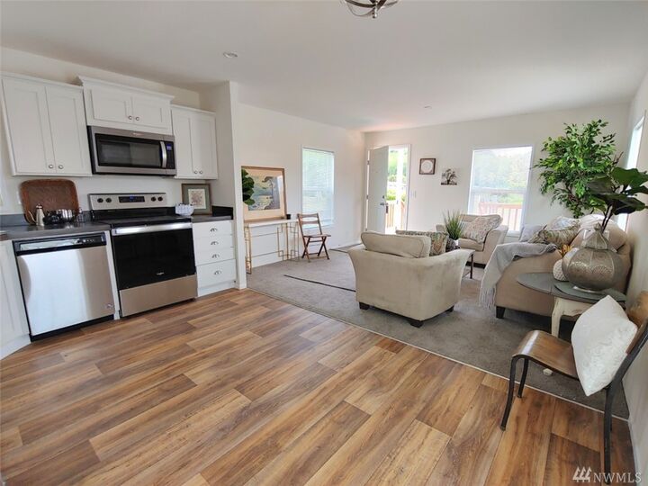 Property Photo:  2010 Broadway Ave 11  WA 98550 