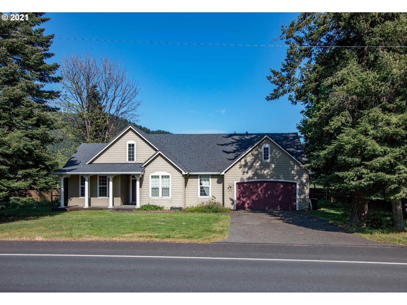 Property Photo: 692 Smith-Beckon Rd WA 98610