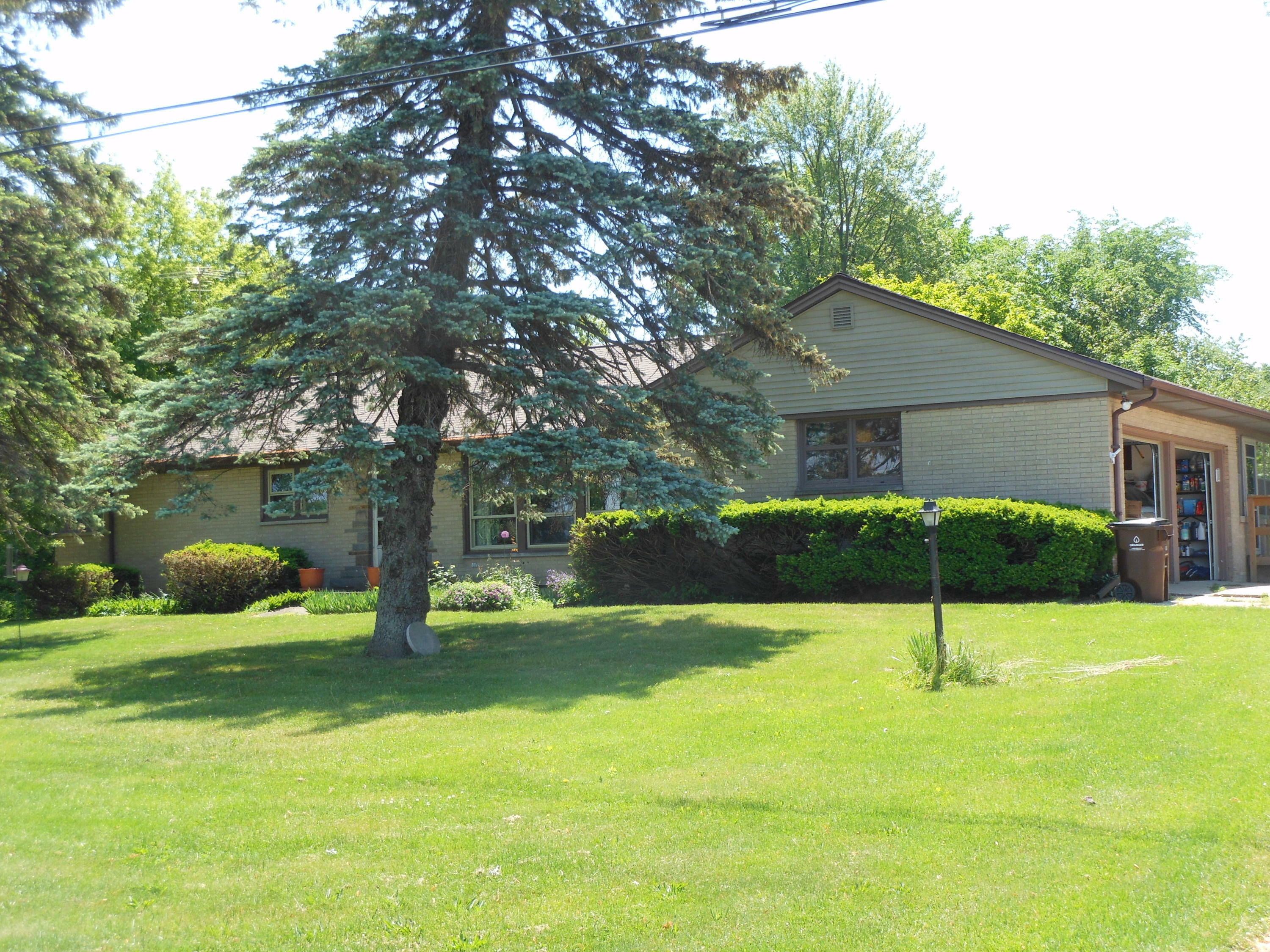 Property Photo:  4610 4 Mile Road NW  MI 49544 