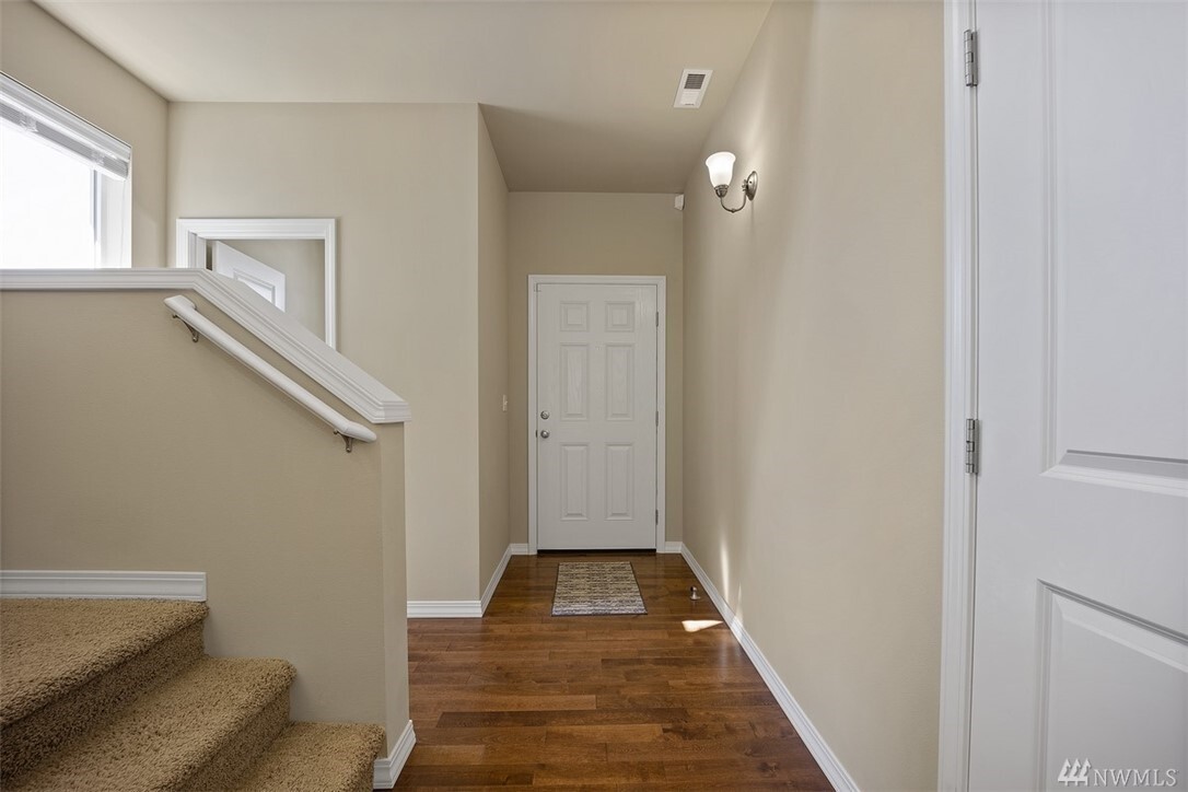 Property Photo: 2326 53rd St SE WA 98092