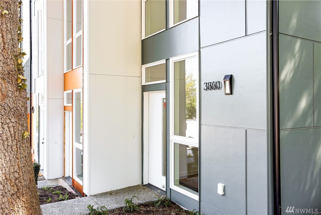 Property Photo:  3860 22nd Ave SW  WA 98106 