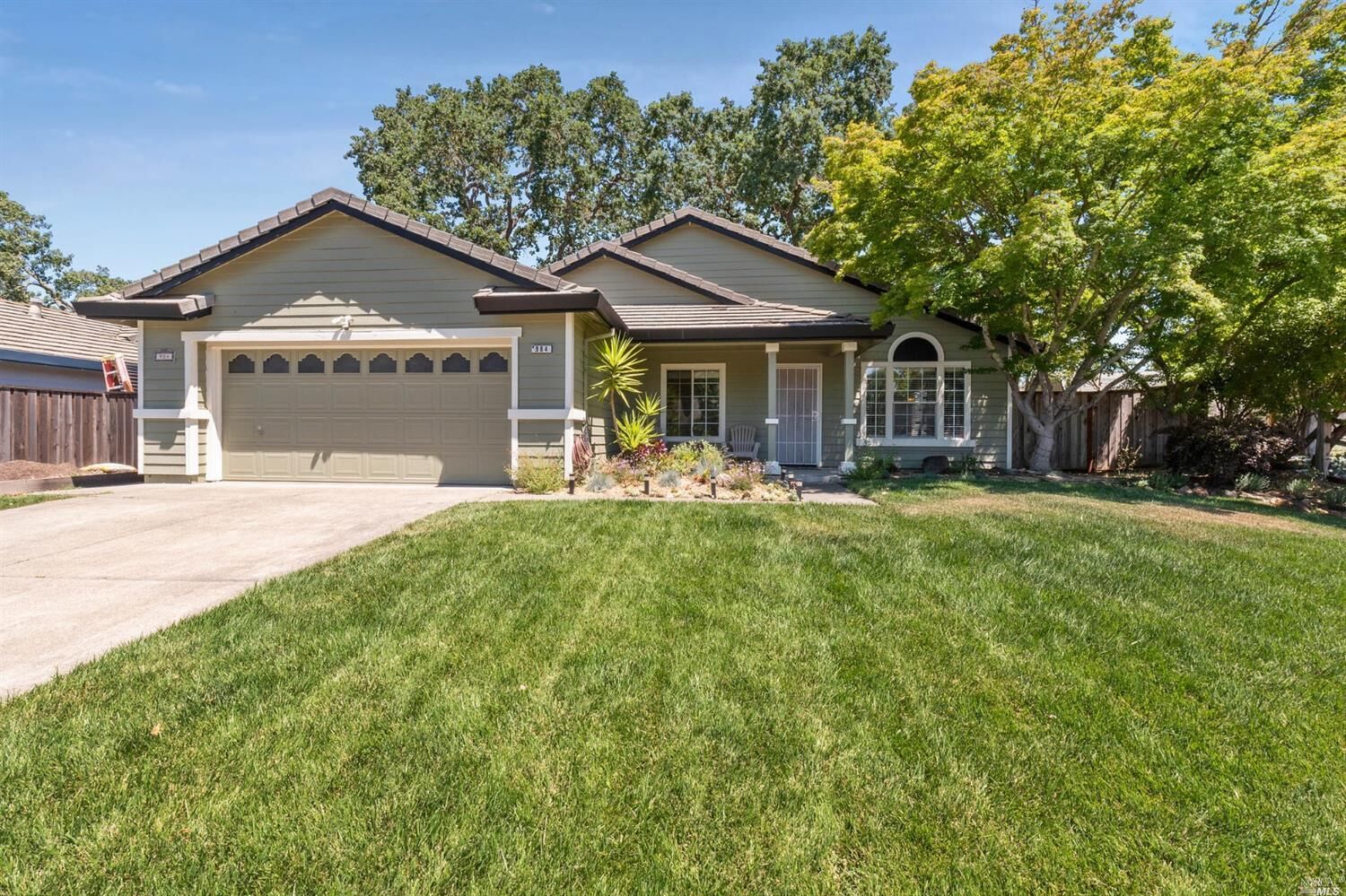 Property Photo: 984 Ginkgo Place CA 95492