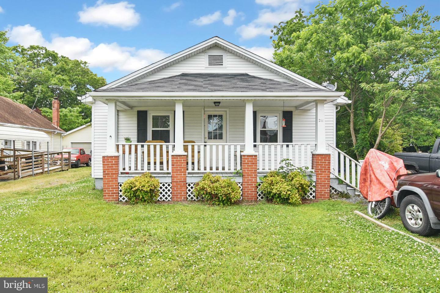 Property Photo:  211 2nd Street  VA 22443 