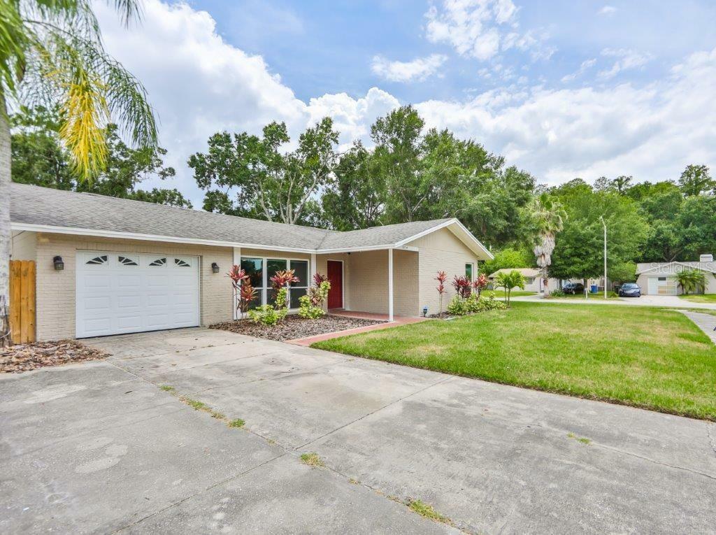 Property Photo:  5214 Windlaff Avenue  FL 33625 