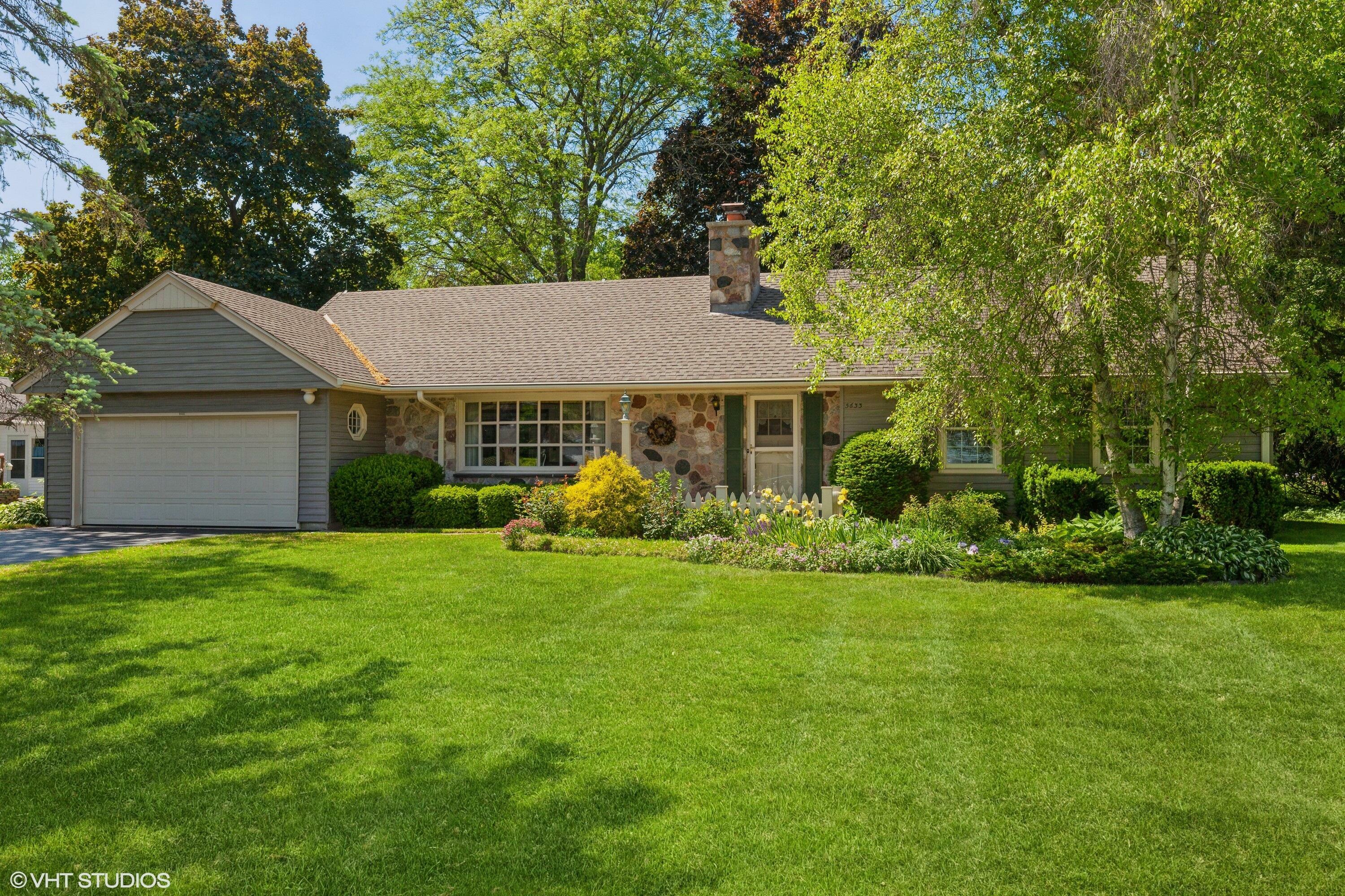 Property Photo: 5633 S Bonnie Ln WI 53130