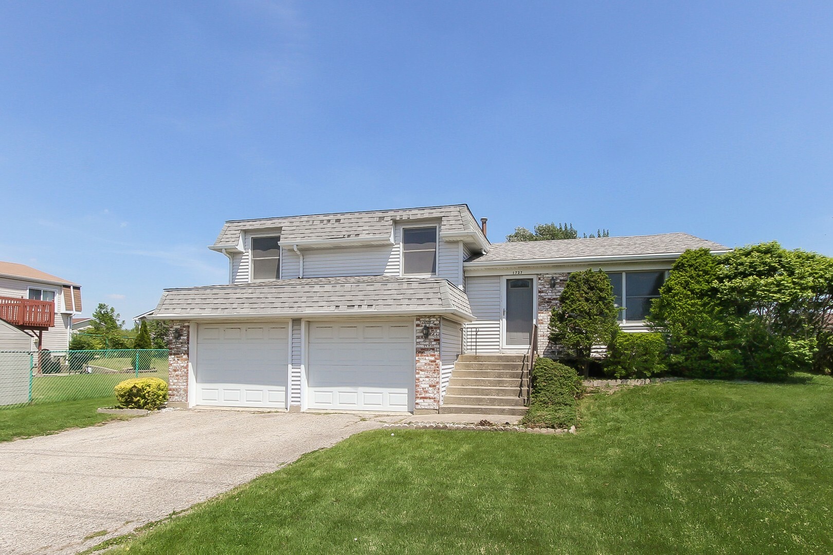 1727 Schmale Road  Glendale Heights IL 60139 photo