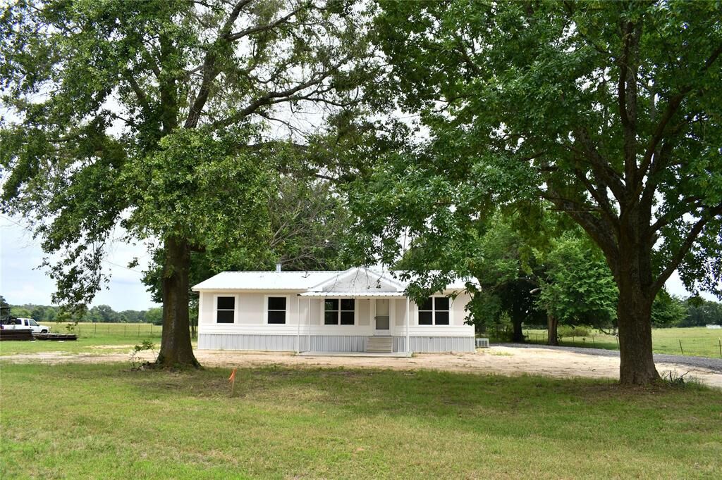 Property Photo:  3981 Farm Road 1567 W  TX 75482 