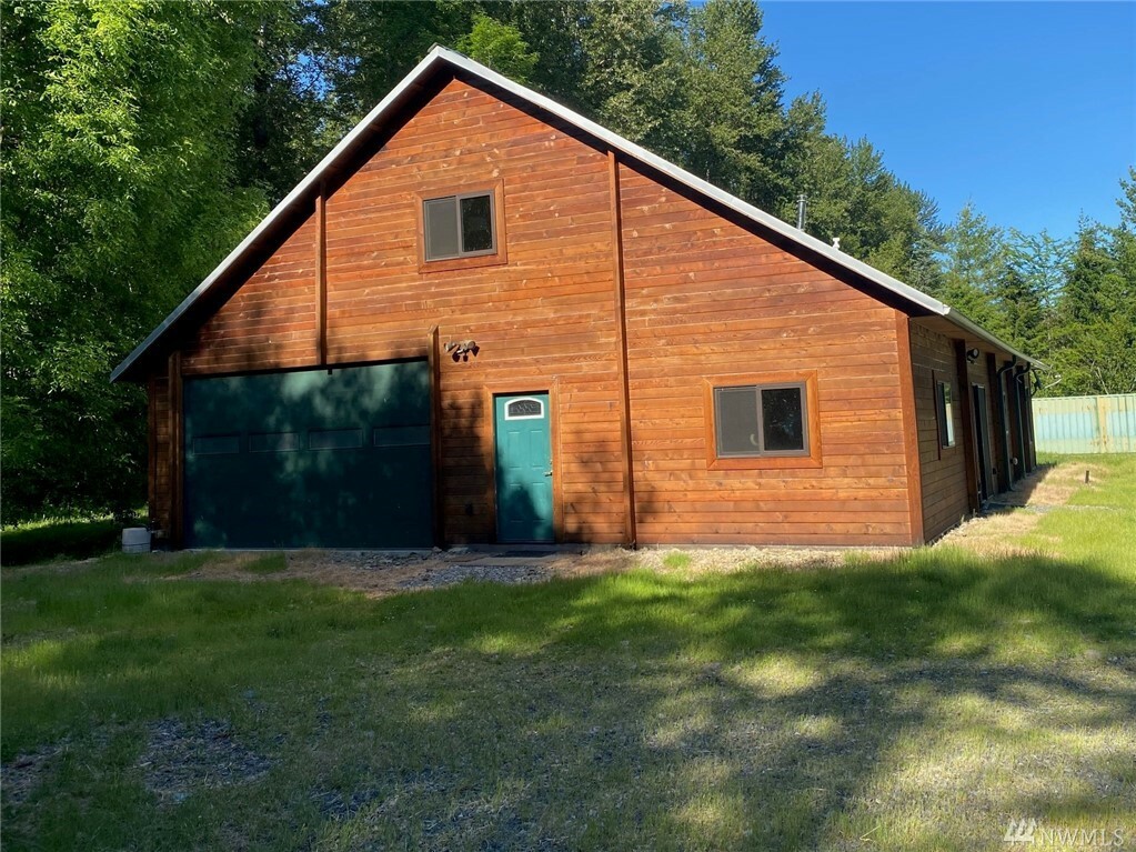 Property Photo:  28605 Borrell Rd E  WA 98321 