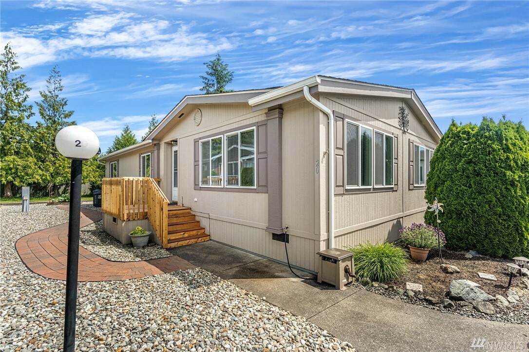 Property Photo: 14727 43rd Ave NE 20 WA 98271