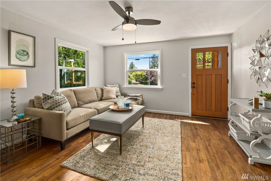 Property Photo: 1654 NE 86th St WA 98115