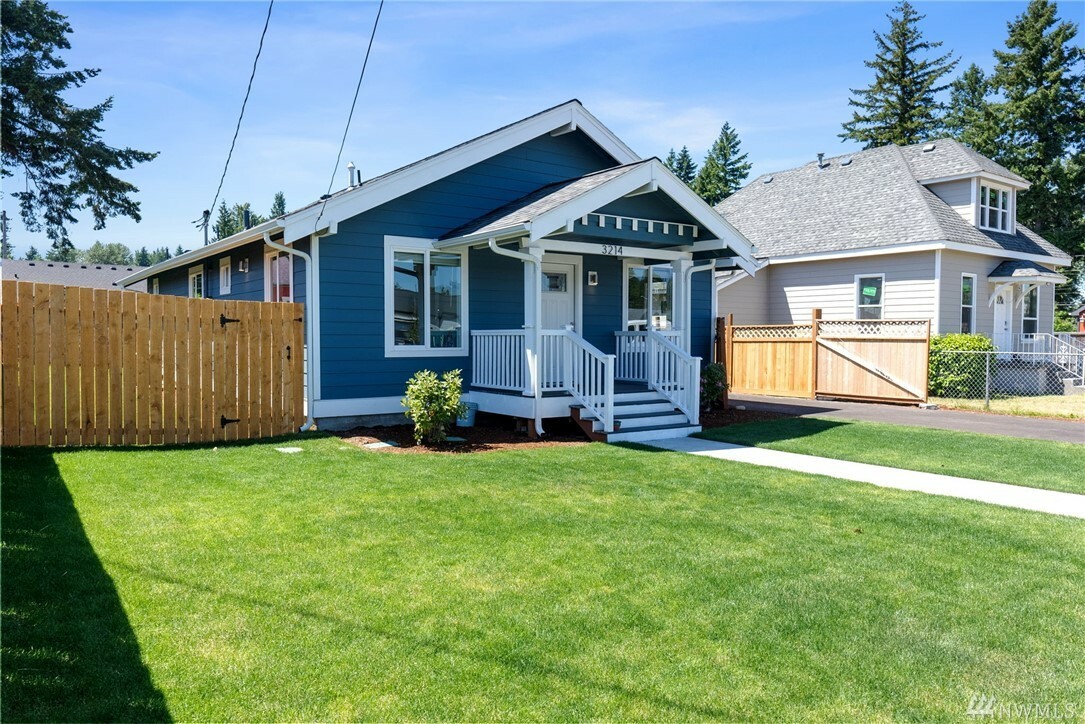 Property Photo:  3214 S Madison St  WA 98409 