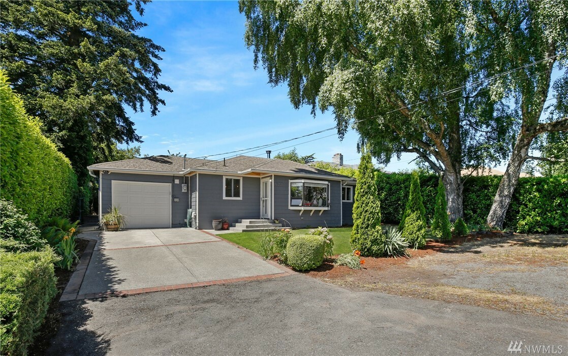 Property Photo:  16235 10th Ave SW  WA 98166 