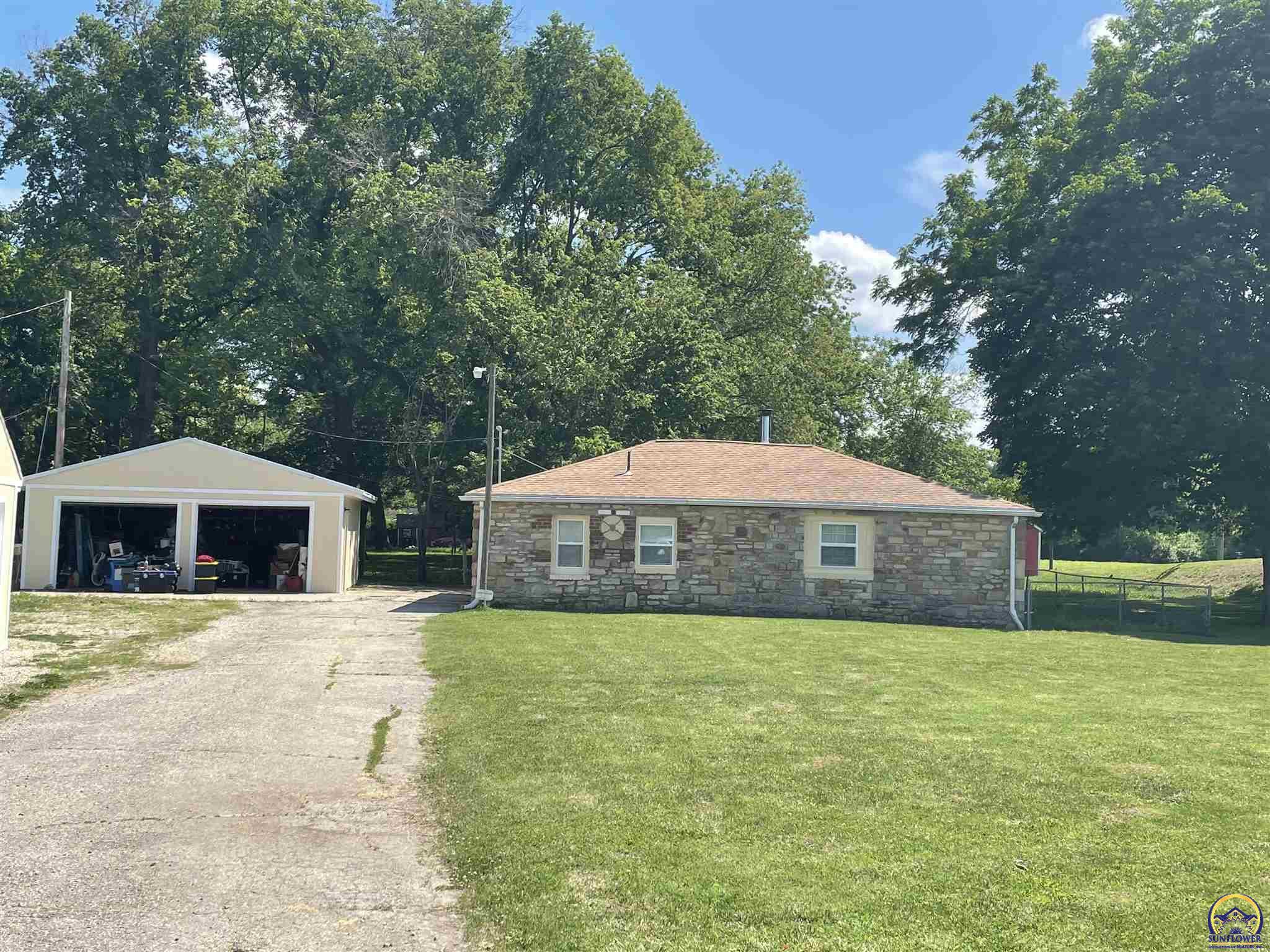Property Photo: 2601 SE 2nd St KS 66607