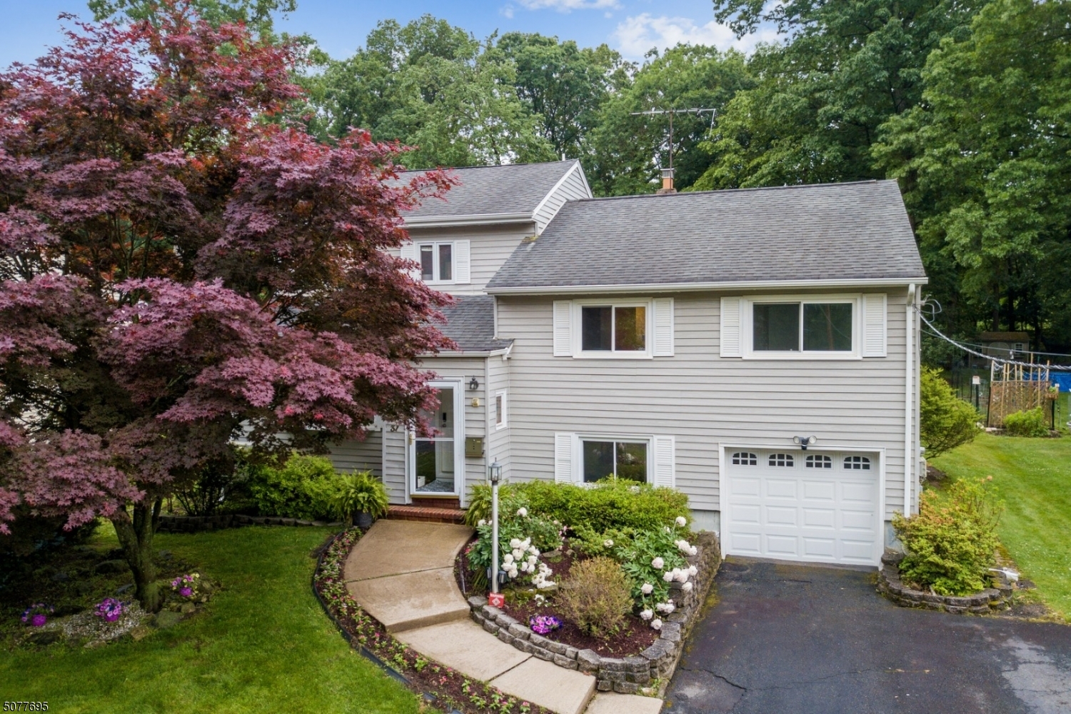 Property Photo:  31 Bryant Dr  NJ 07039 