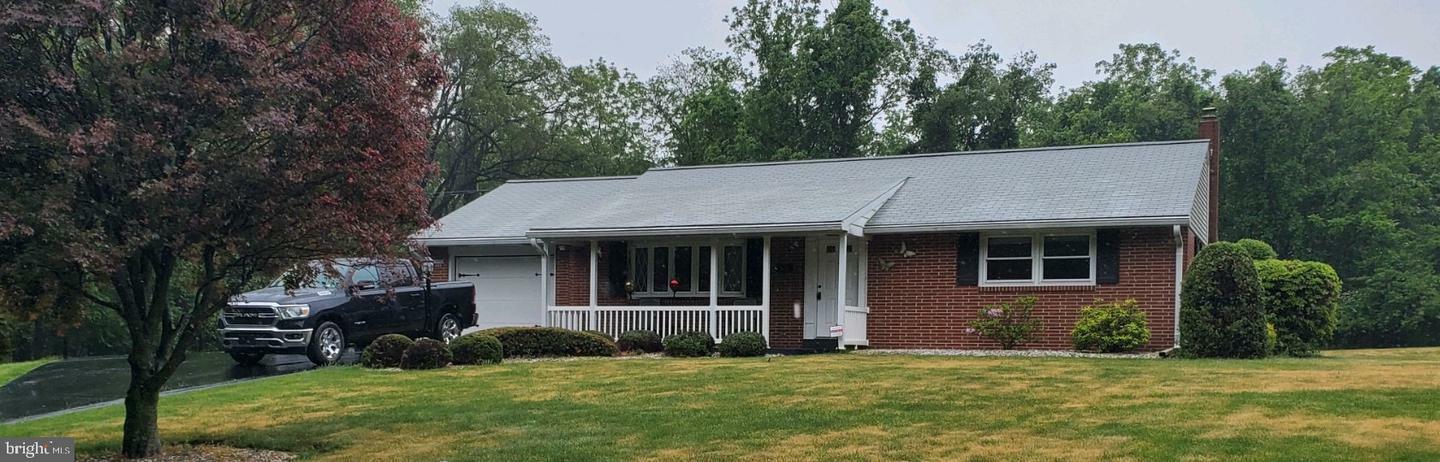 Property Photo: 448 Walnuttown Road PA 19522