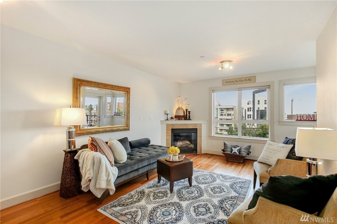 Property Photo:  319 Summit Ave E 203  WA 98102 