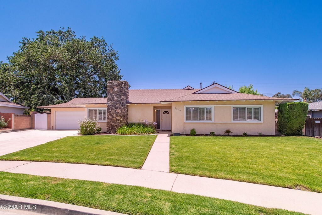 Property Photo:  1229 Drake Drive  CA 93065 