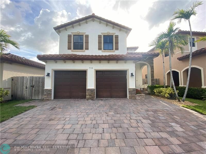 Property Photo:  718 SE 34th Ave  FL 33033 