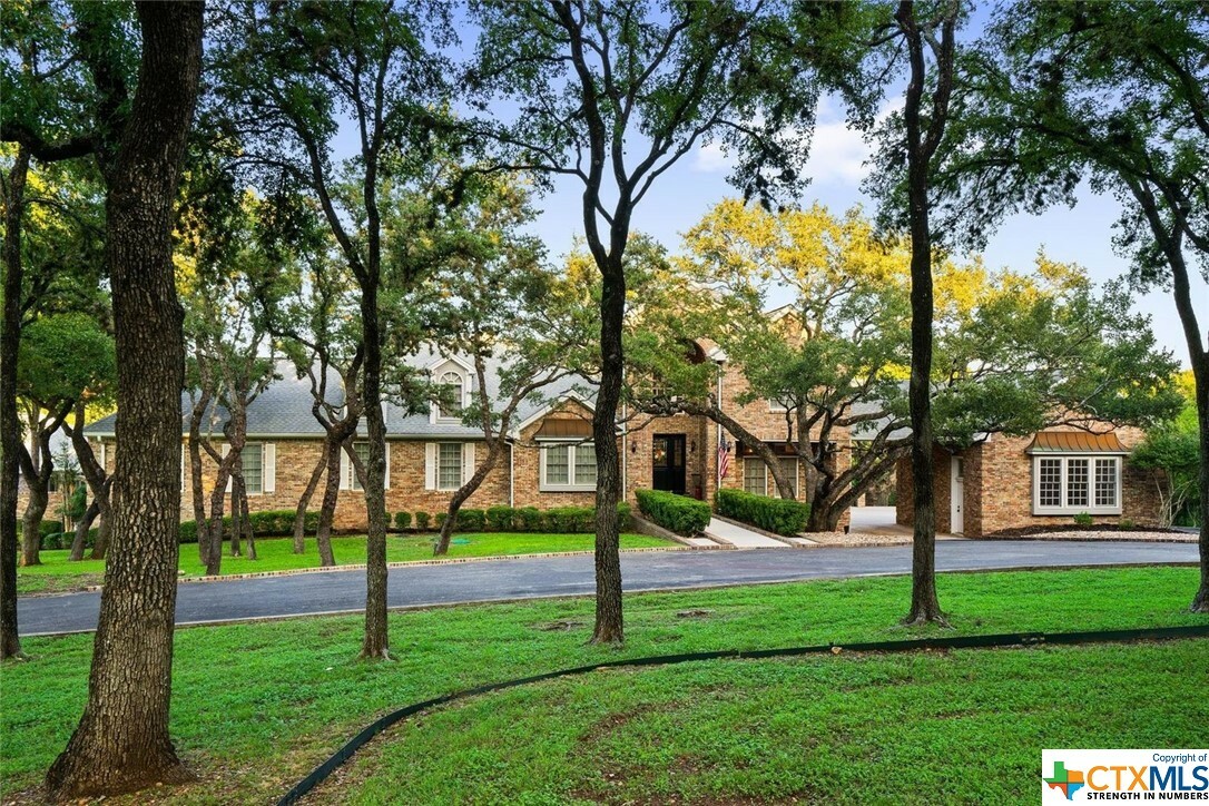 Property Photo: 712 Willow Ridge Drive TX 78666