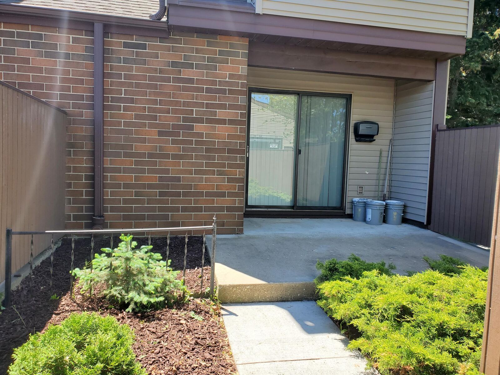 Property Photo:  1421 W Edgerton Ave A  WI 53221 