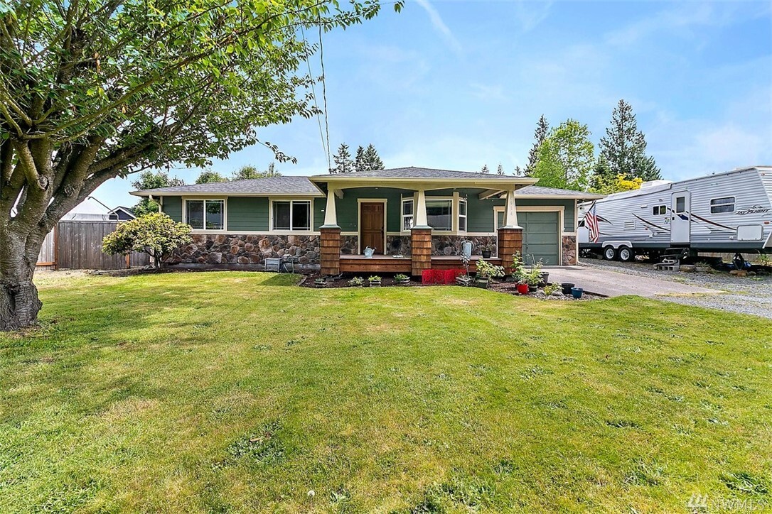 Property Photo: 4914 N Vista Dr E WA 98391