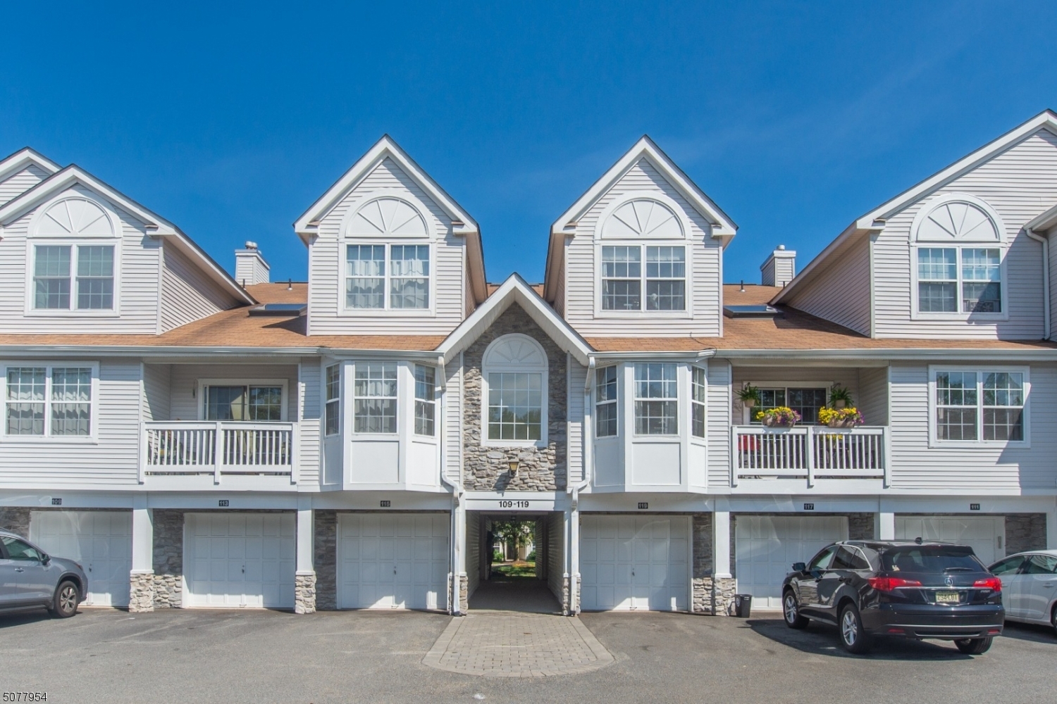 Property Photo:  113 Autumn Ct  NJ 07852 