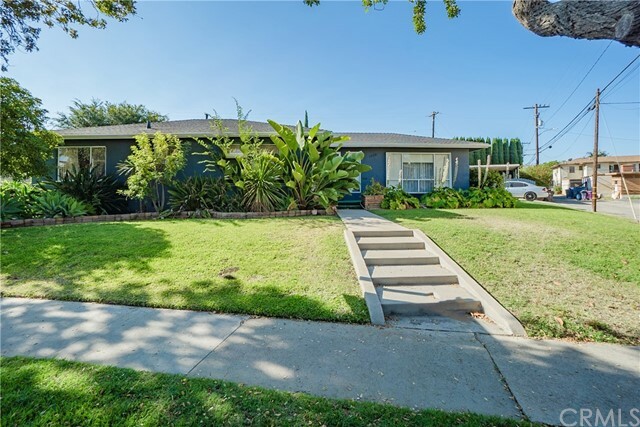 Property Photo: 1008 E 46th Street CA 90807