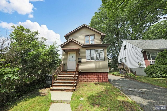 679 Edgewater Avenue  Ridgefield NJ 07657 photo