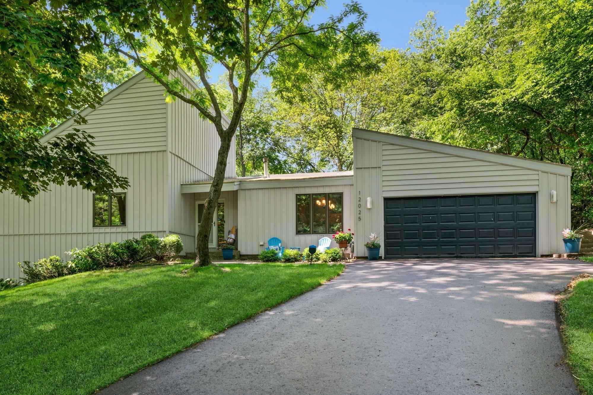 Property Photo: 12025 Mayflower Circle MN 55305