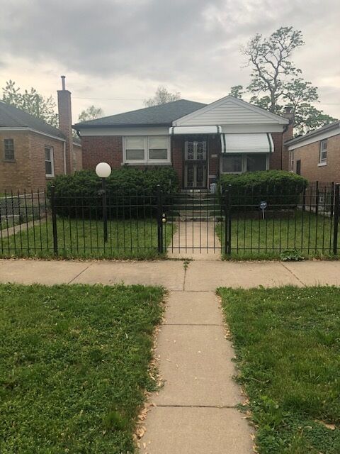 10122 S Green Street  Chicago IL 60643 photo