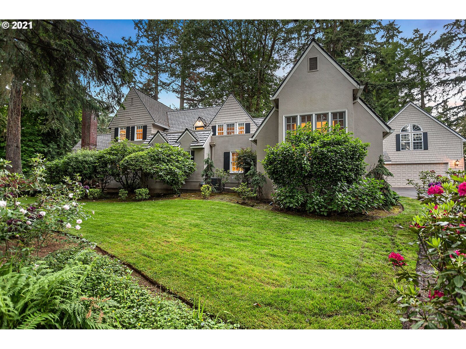Property Photo: 1475 Chandler Rd OR 97034