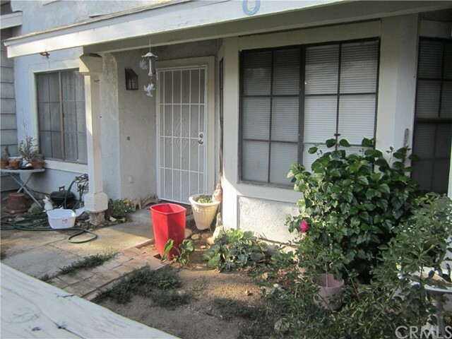 Property Photo: 1380 W 48th Street 107 CA 92407
