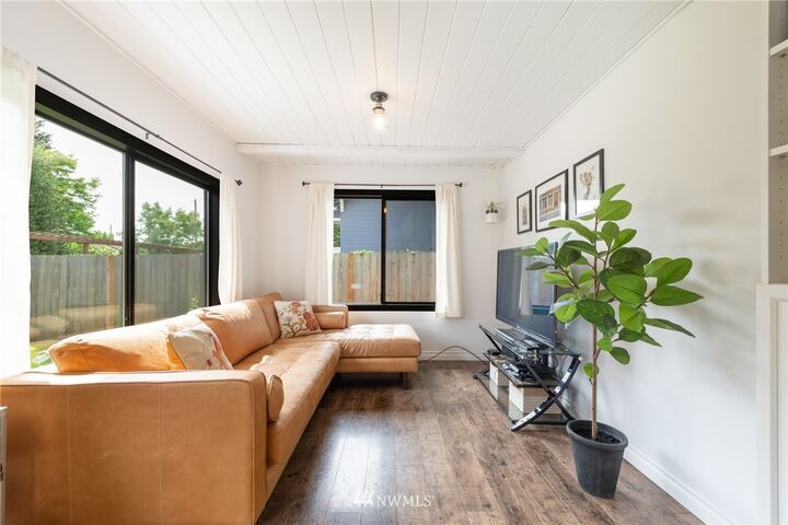 Property Photo:  7115 31st Avenue SW  WA 98126 