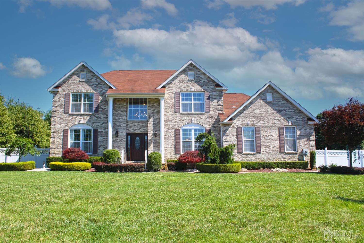 Property Photo:  8 Sherry Lane  NJ 08831 