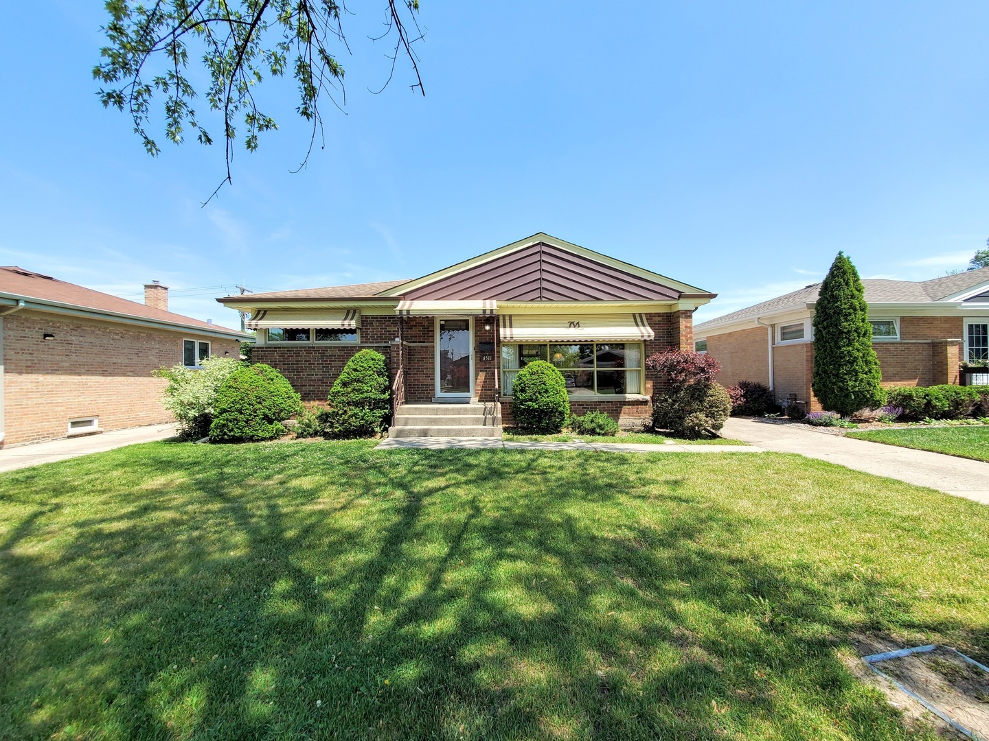 Property Photo:  4511 Kolze Avenue  IL 60176 