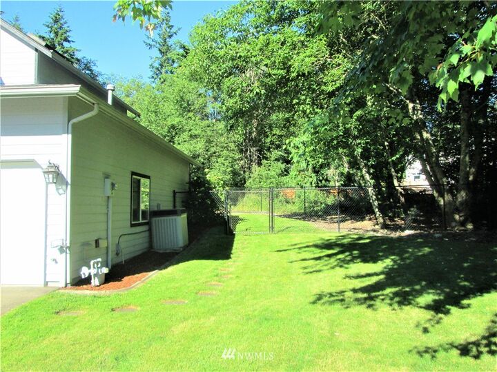 Property Photo:  2437 SE Celebrity Court  WA 98367 