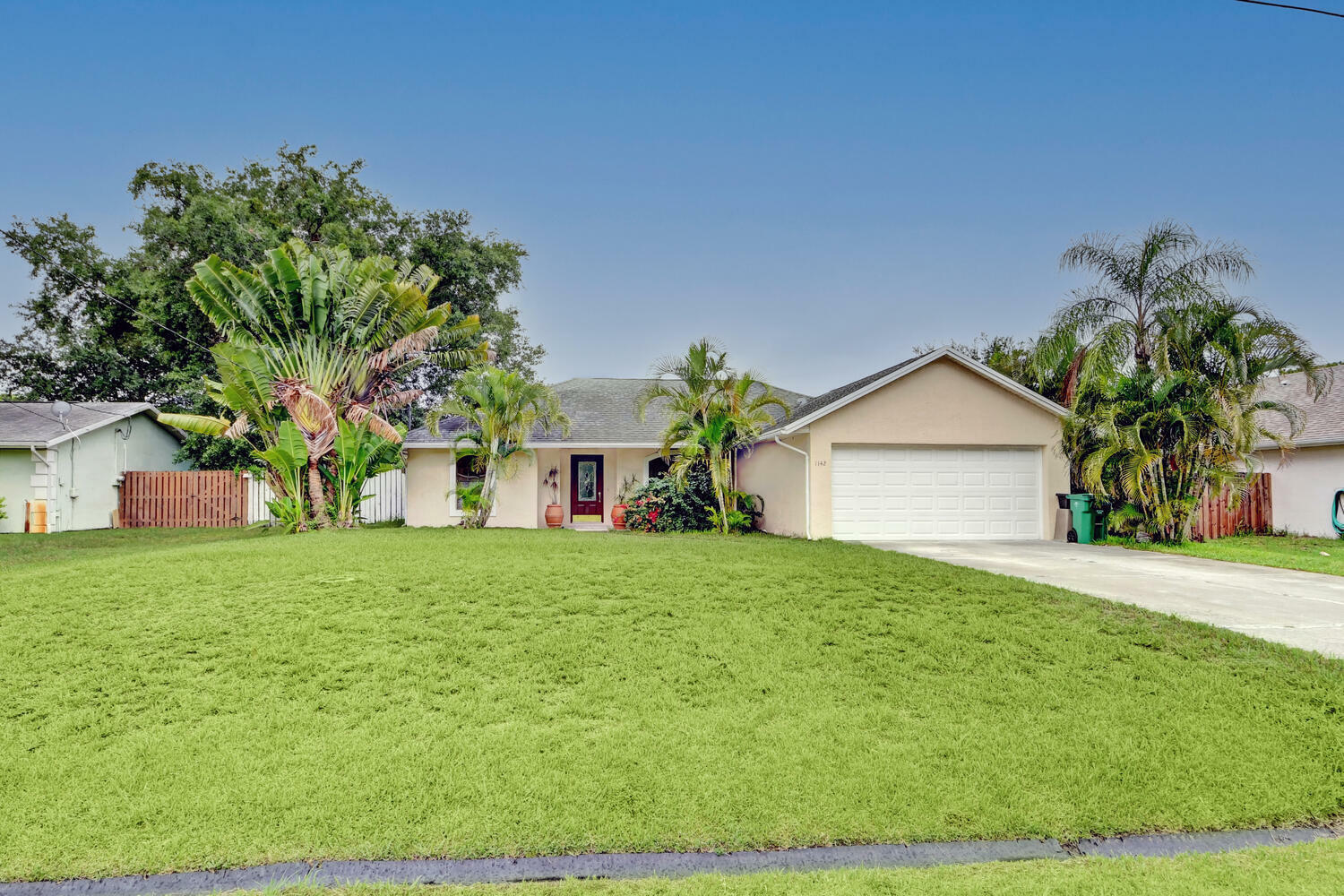 Property Photo:  1142 SW Heather Street  FL 34983 