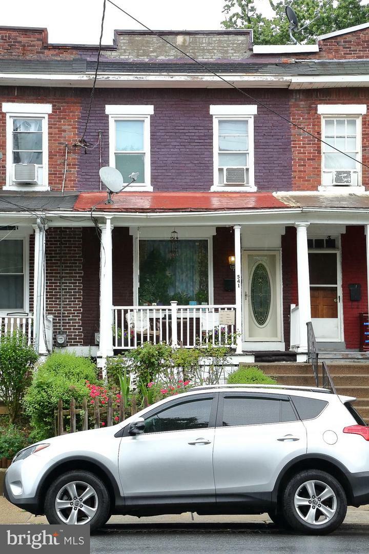 Property Photo: 541 S Queen Street PA 17603