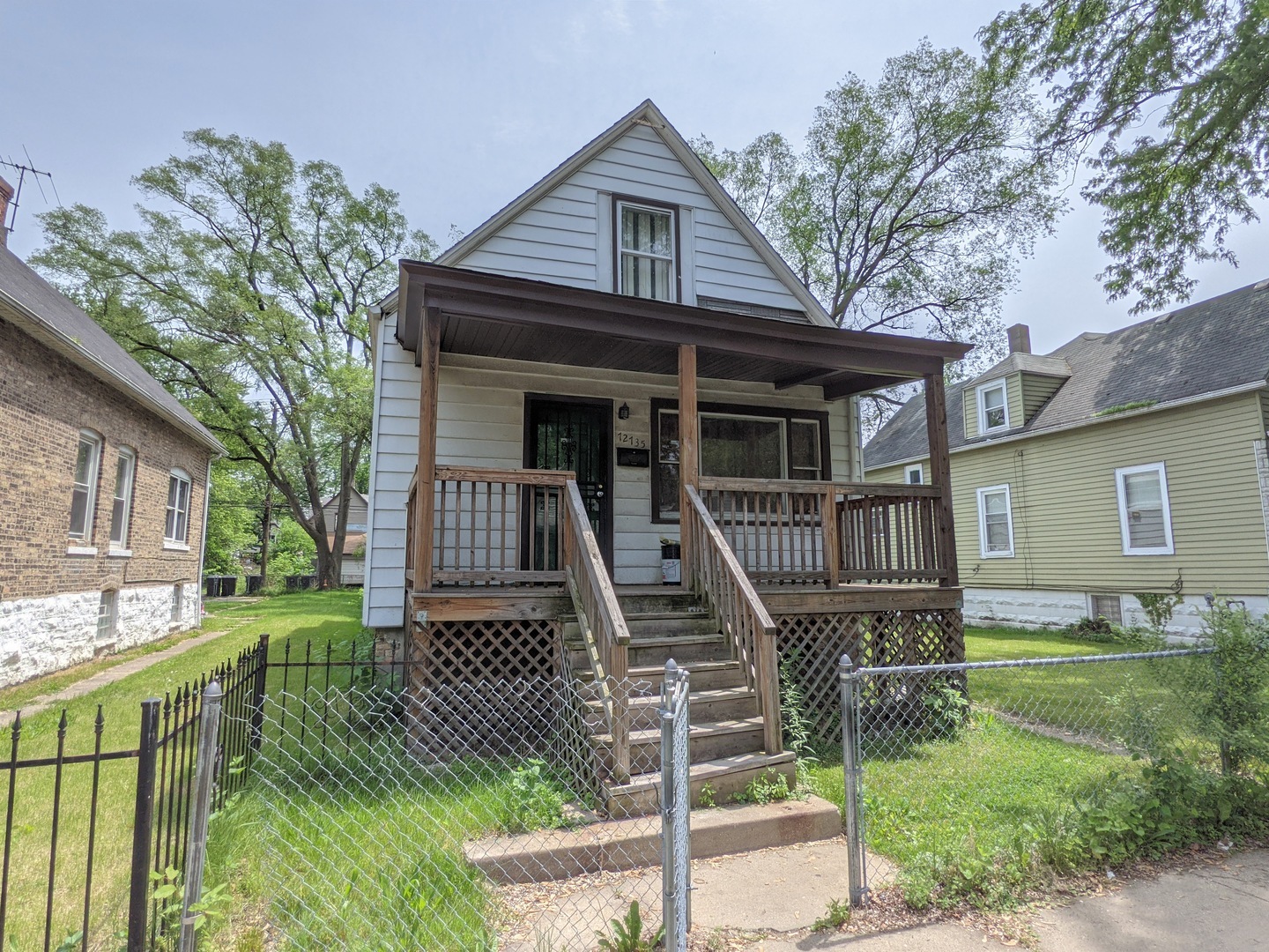 Property Photo:  12135 S Lowe Avenue  IL 60628 