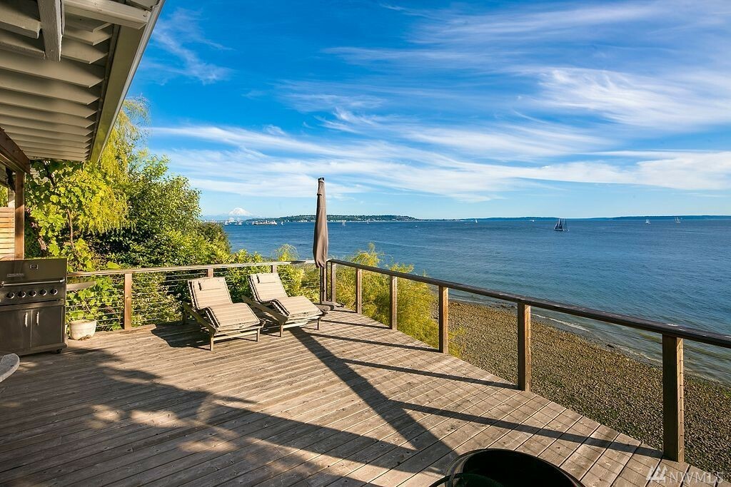 Property Photo:  2323 Perkins Lane W A,B,C  WA 98199 