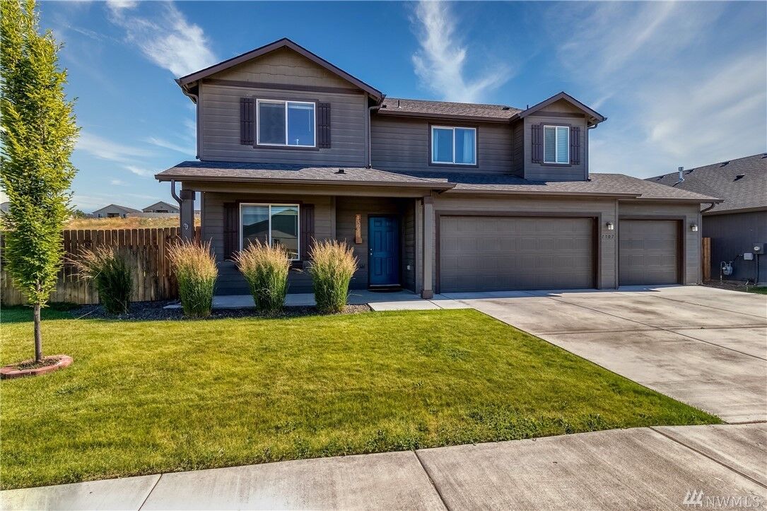 Property Photo:  1307 SW 4th St  WA 99324 