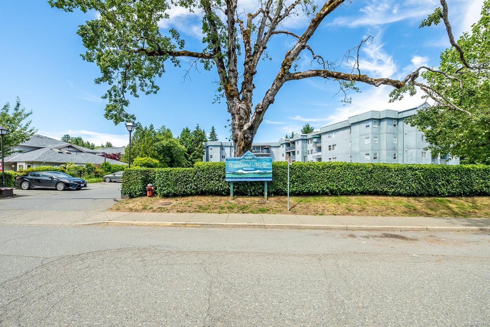 Property Photo:  1050 Braidwood Rd 208  BC V9N 3R9 