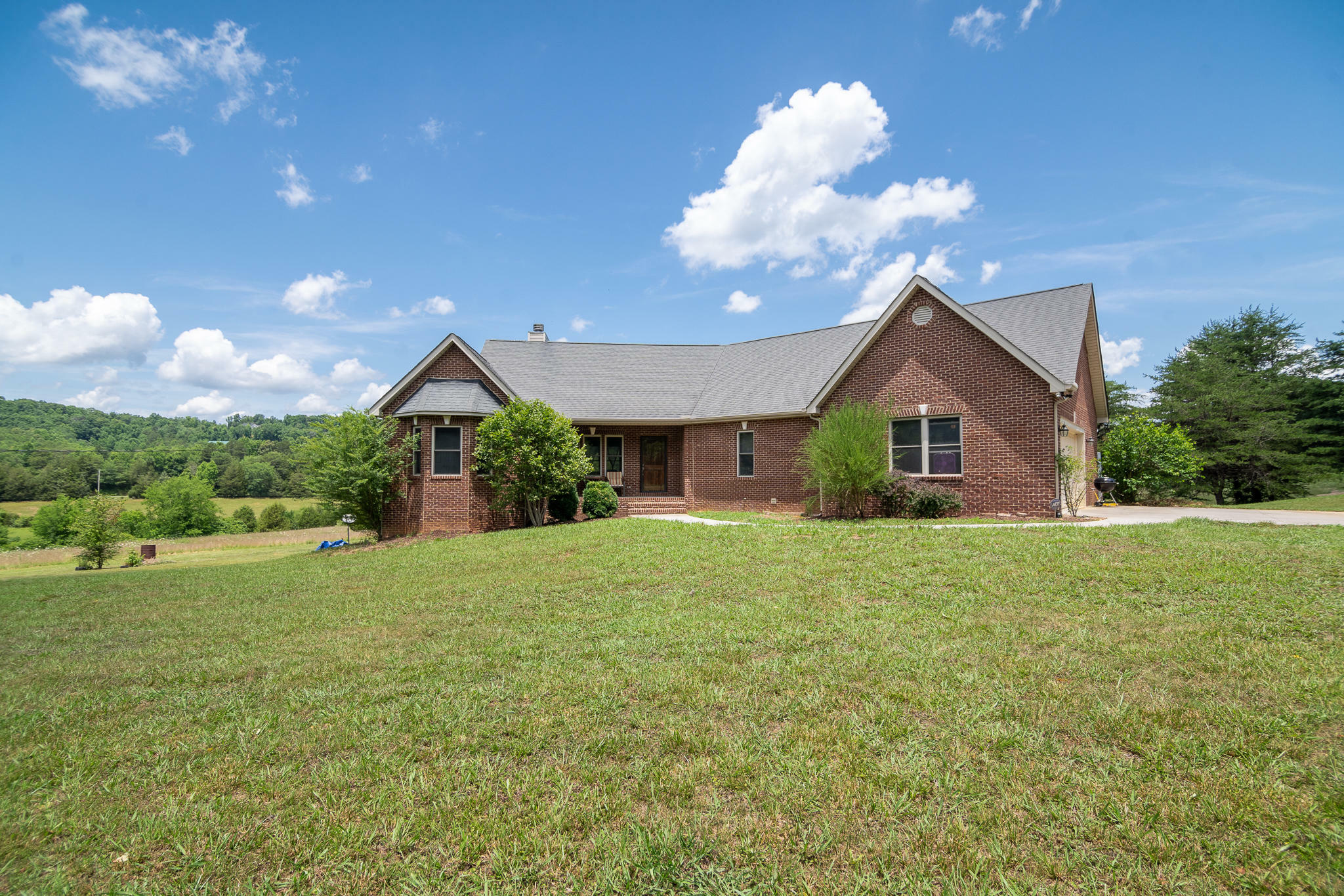 Property Photo:  145 County Road 757  TN 37370 