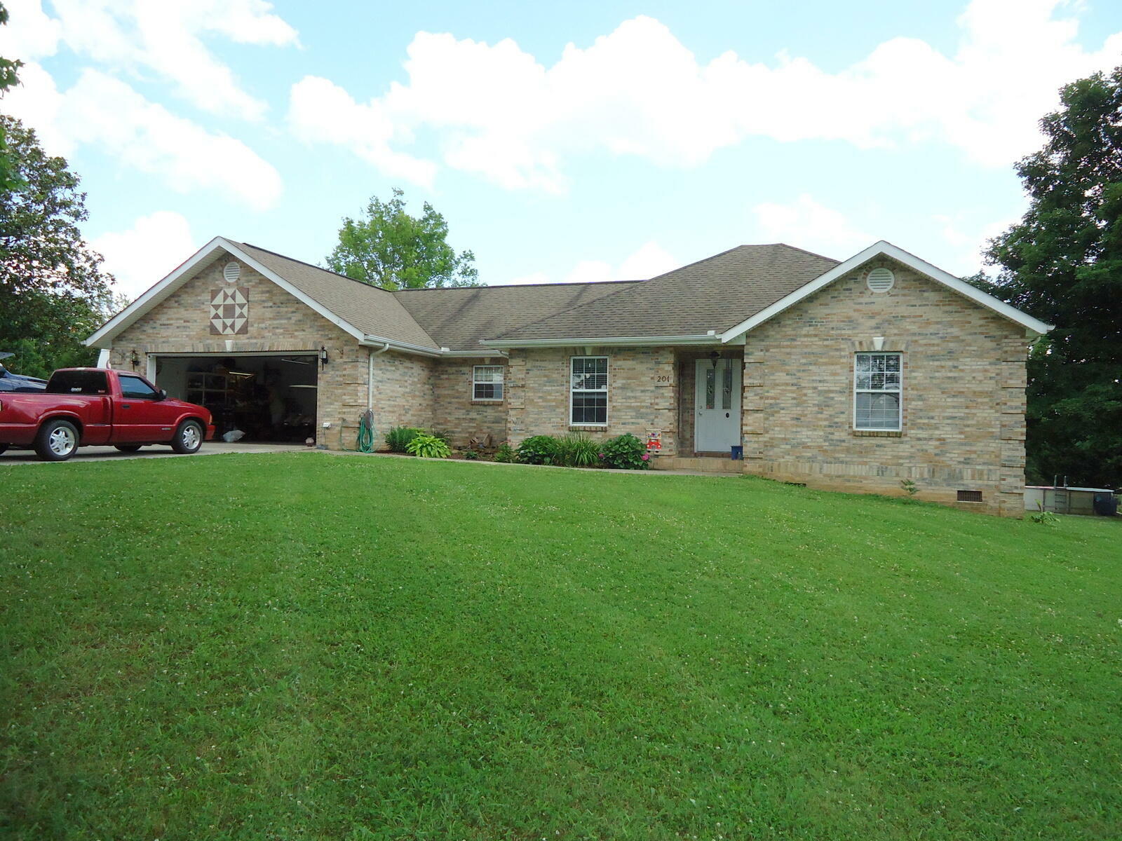 Property Photo:  201 Philpott Drive  TN 37354 