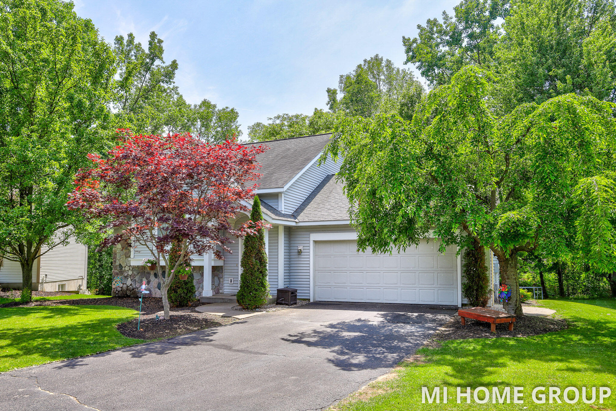 Property Photo: 3289 Creek Court MI 49424