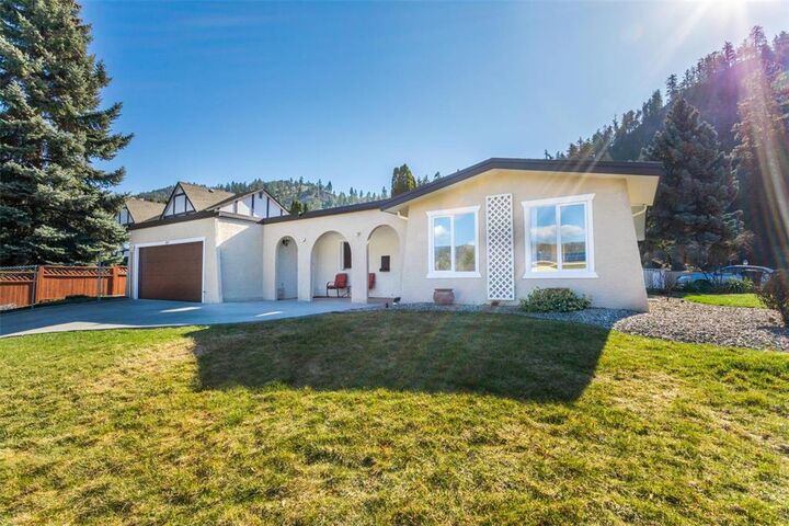 997 Walker Drive  Kelowna BC V1Y 7T4 photo